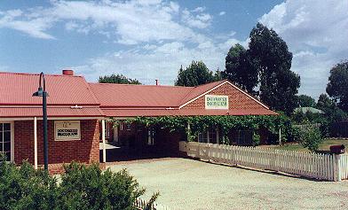 Chmot1.JPG (27591 bytes)